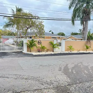 2* Apartahotel Sandelwood Studios'