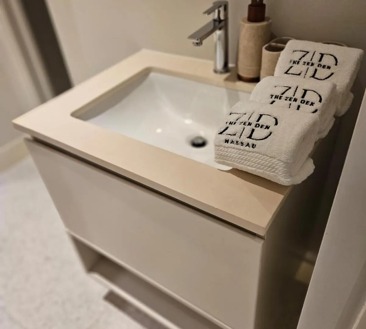 Apartment Zen Den at Love Beach, Westend Gated Community Nassau Bahamas