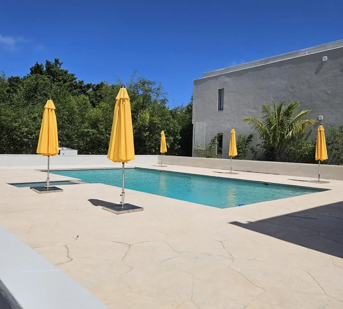 Apartment Zen Den at Love Beach, Westend Gated Community Nassau